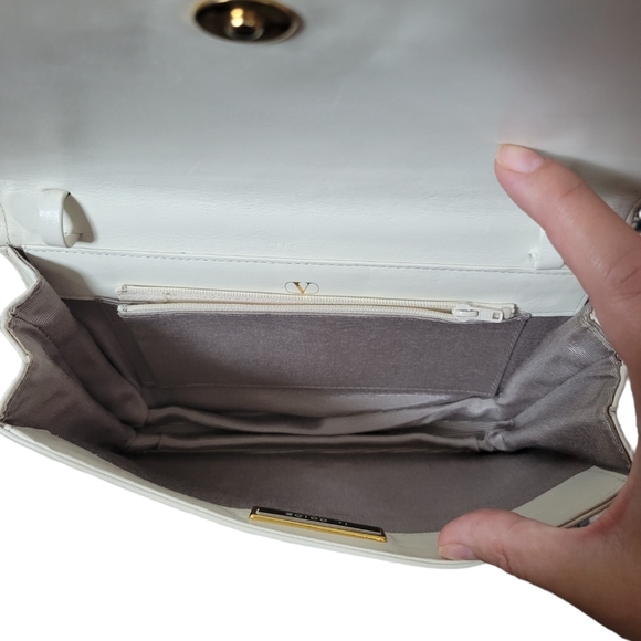 SOLD Valentino Garavani Cream Leather Crossbody Bag Clutch Bag - Picture 7 of 16